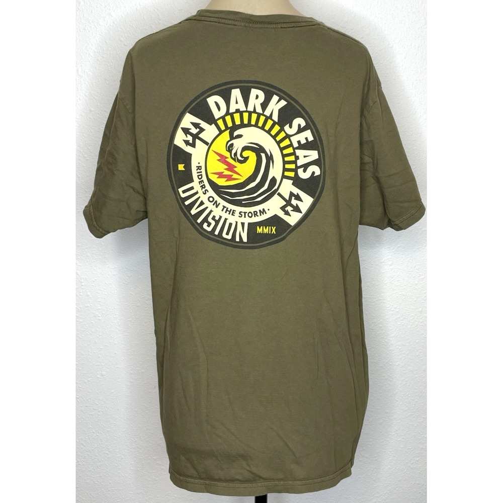 Dark Seas Mens T-Shirt Riders On The Storm Graphic Large Olive Green